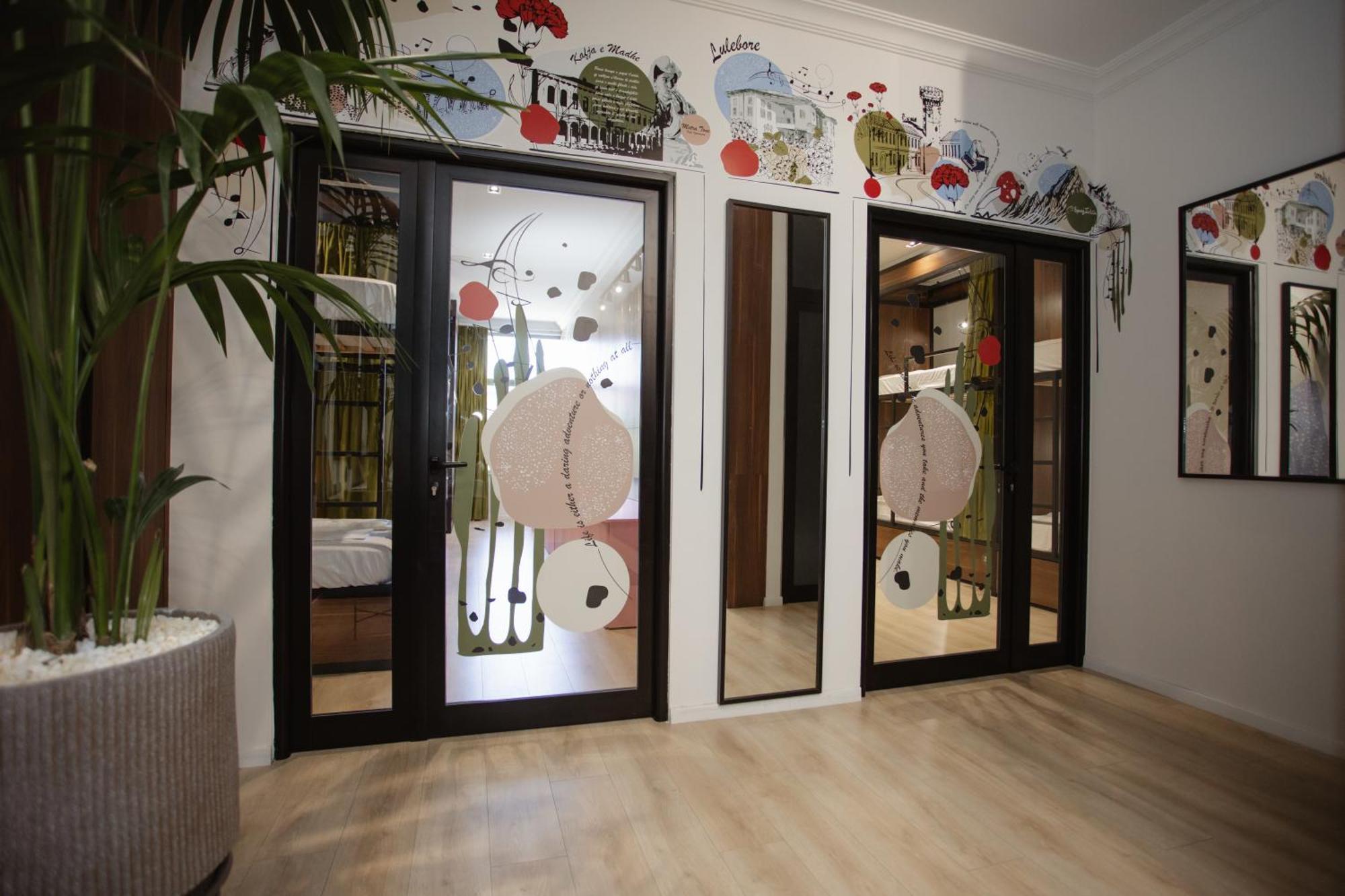 Corner Hostel ชโคเดอร์ ภายนอก รูปภาพ