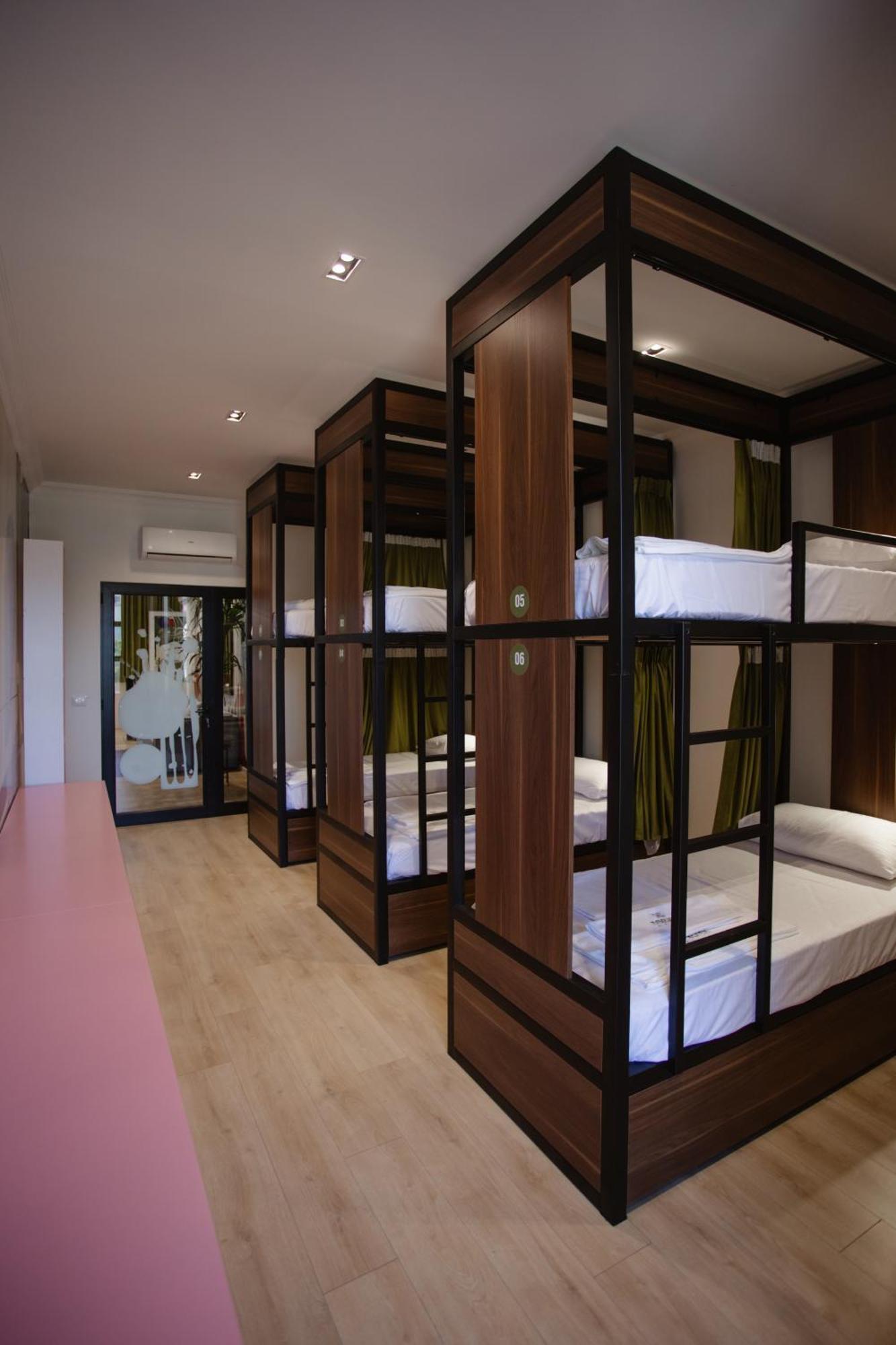 Corner Hostel ชโคเดอร์ ภายนอก รูปภาพ