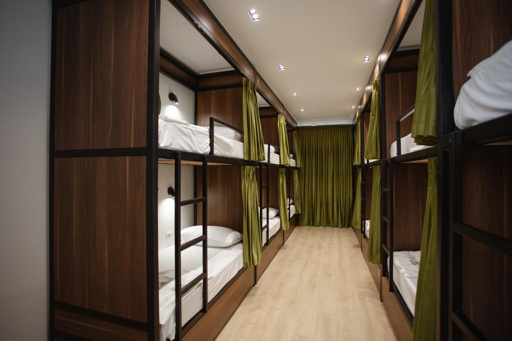 Corner Hostel ชโคเดอร์ ภายนอก รูปภาพ